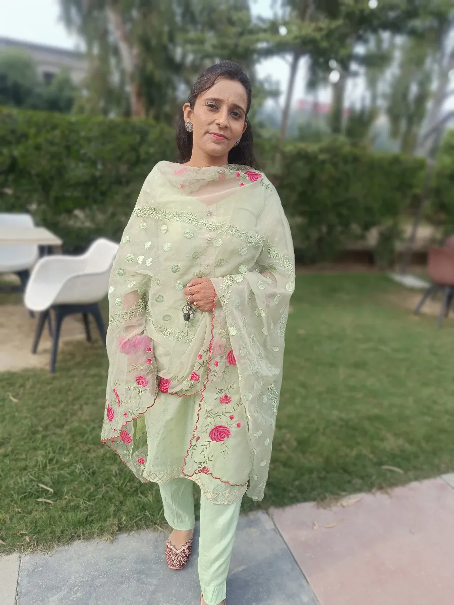Vanita - Tarot Reader astrologer
